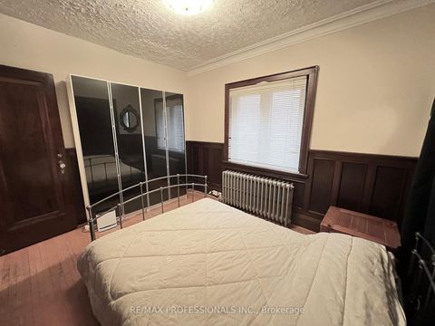 Photo 11 at 33 Chandos Avenue, Junction, Toronto