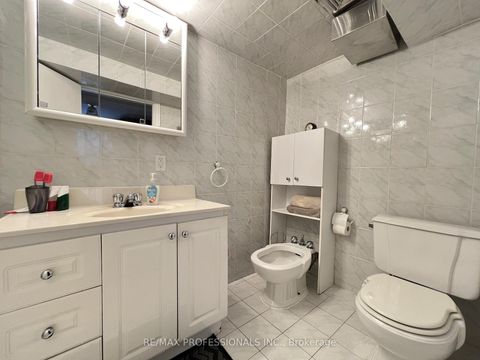 Photo 25 at 33 Chandos Avenue, Junction, Toronto