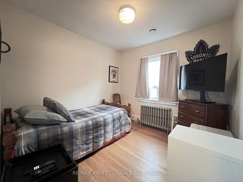 Photo 39 at 33 Chandos Avenue, Junction, Toronto