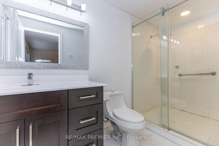 Photo 15 at 3161 Bayview Avenue, Bayview Village, Toronto