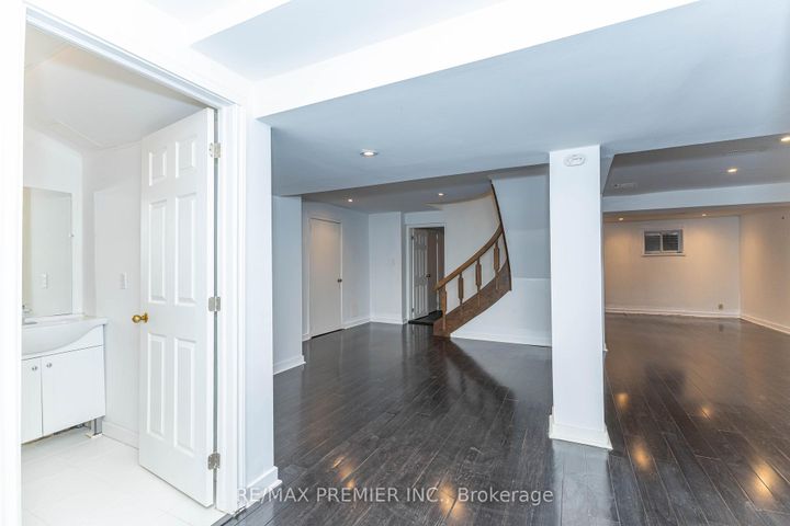 Photo 18 at 3161 Bayview Avenue, Bayview Village, Toronto