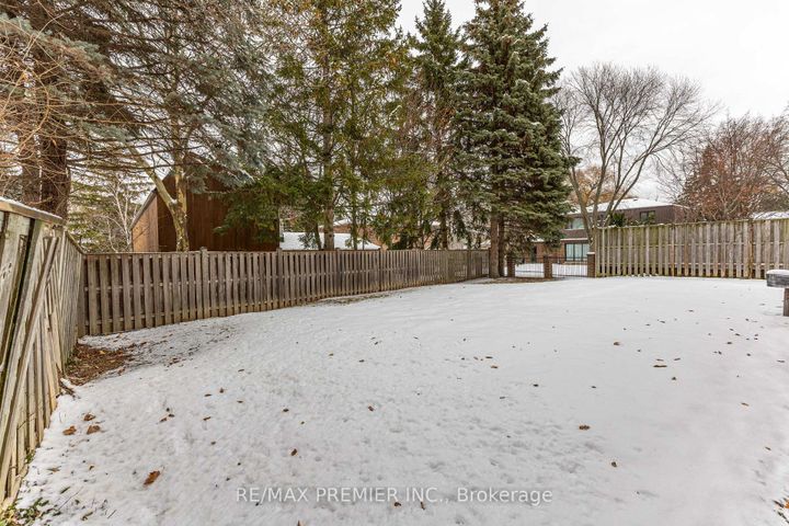 Photo 21 at 3161 Bayview Avenue, Bayview Village, Toronto