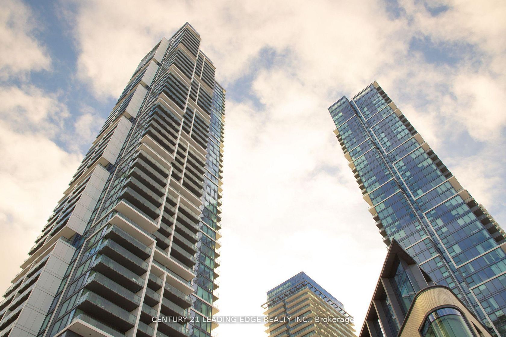 PH10 - 7890 Jane Street, Vaughan Corporate Centre, Vaughan by Loree Meneguzzi Real Estate PH10 - 7890 Jane Street, Vaughan Corporate Centre, Vaughan