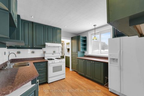 Photo 16 at 319 Cosburn Avenue, East York, Toronto