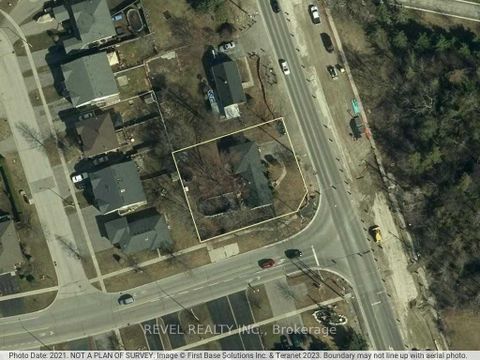 Photo 2 at 970 Harmony Road N, Pinecrest, Oshawa