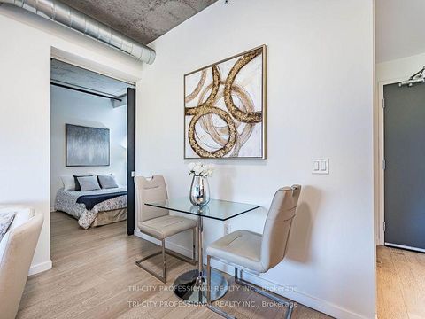 Photo 7 at 304 - 170 Bayview Avenue, Waterfront Communities C8, Toronto