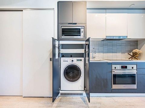 Photo 8 at 304 - 170 Bayview Avenue, Waterfront Communities C8, Toronto