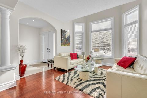 Photo 3 at 90 Birkhall Place, Shore, Barrie