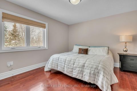 Photo 13 at 90 Birkhall Place, Shore, Barrie