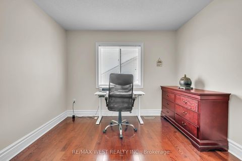 Photo 15 at 90 Birkhall Place, Shore, Barrie