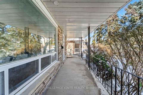 Photo 2 at 174 Darlingside Drive, West Hill, Toronto