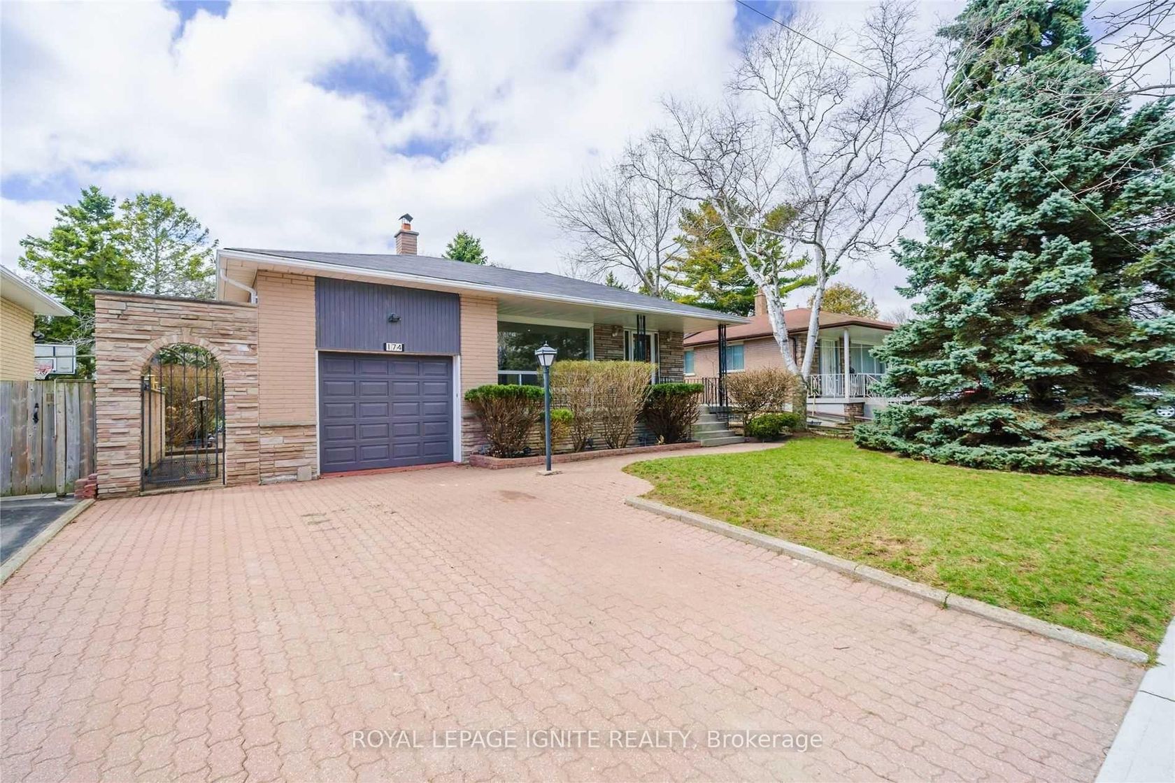 174 Darlingside Drive, West Hill, Toronto 