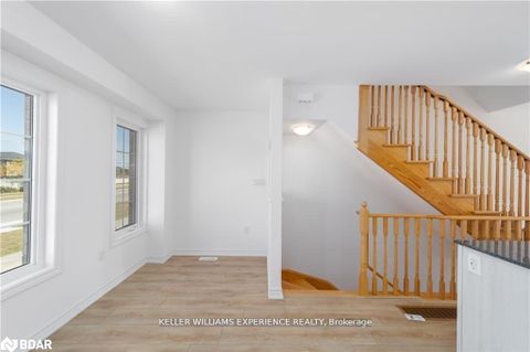 Photo 2 at 47 Pumpkin Corner Crescent, Rural Barrie Southeast, Barrie