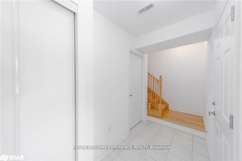 Photo 10 at 47 Pumpkin Corner Crescent, Rural Barrie Southeast, Barrie