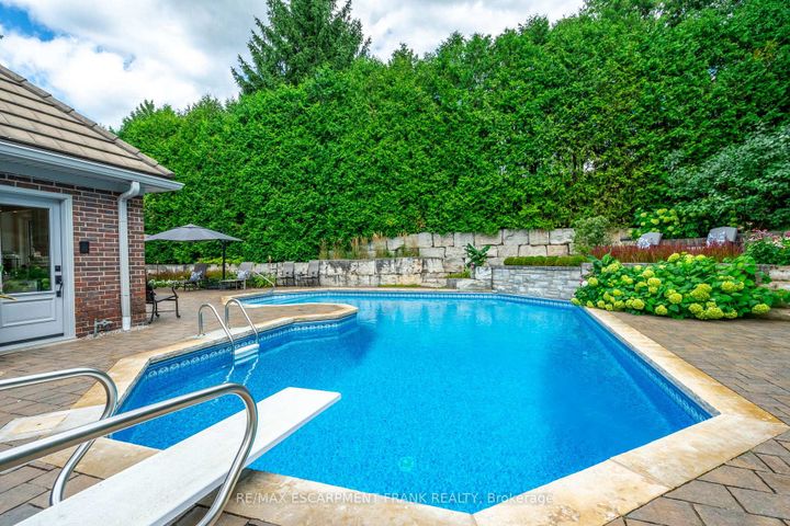 Photo 1 at 45 Peppertree Crescent, Ancaster, Hamilton