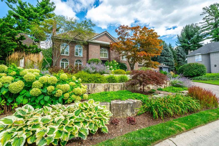 Photo 4 at 45 Peppertree Crescent, Ancaster, Hamilton