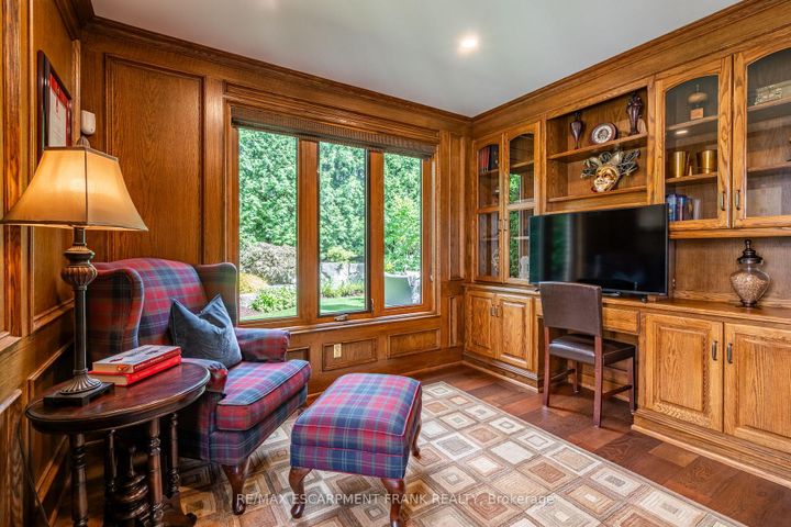 Photo 13 at 45 Peppertree Crescent, Ancaster, Hamilton