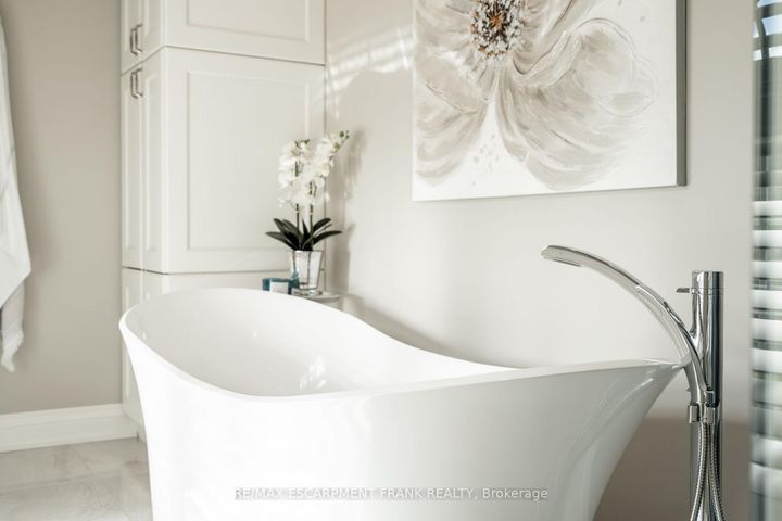 Photo 32 at 45 Peppertree Crescent, Ancaster, Hamilton