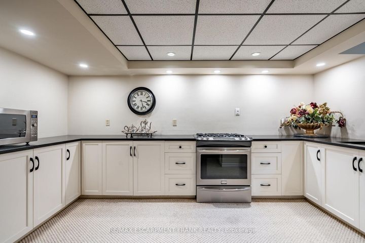 Photo 38 at 45 Peppertree Crescent, Ancaster, Hamilton