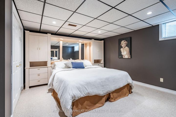 Photo 39 at 45 Peppertree Crescent, Ancaster, Hamilton