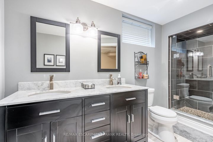 Photo 40 at 45 Peppertree Crescent, Ancaster, Hamilton