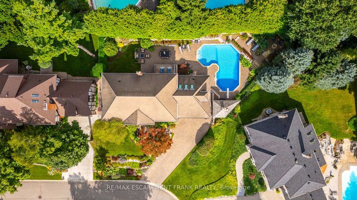 Photo 41 at 45 Peppertree Crescent, Ancaster, Hamilton