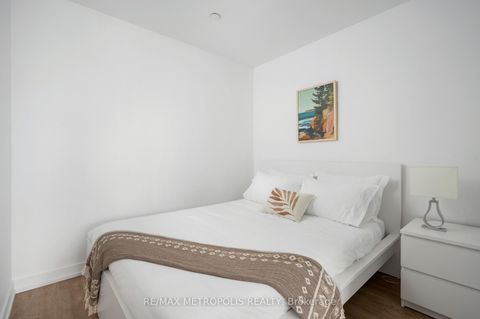 Photo 11 at 407 - 2300 St Clair Avenue W, Junction Area, Toronto