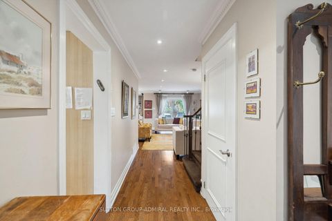 Photo 2 at 24 Patrice Crescent, Yorkhill, Vaughan