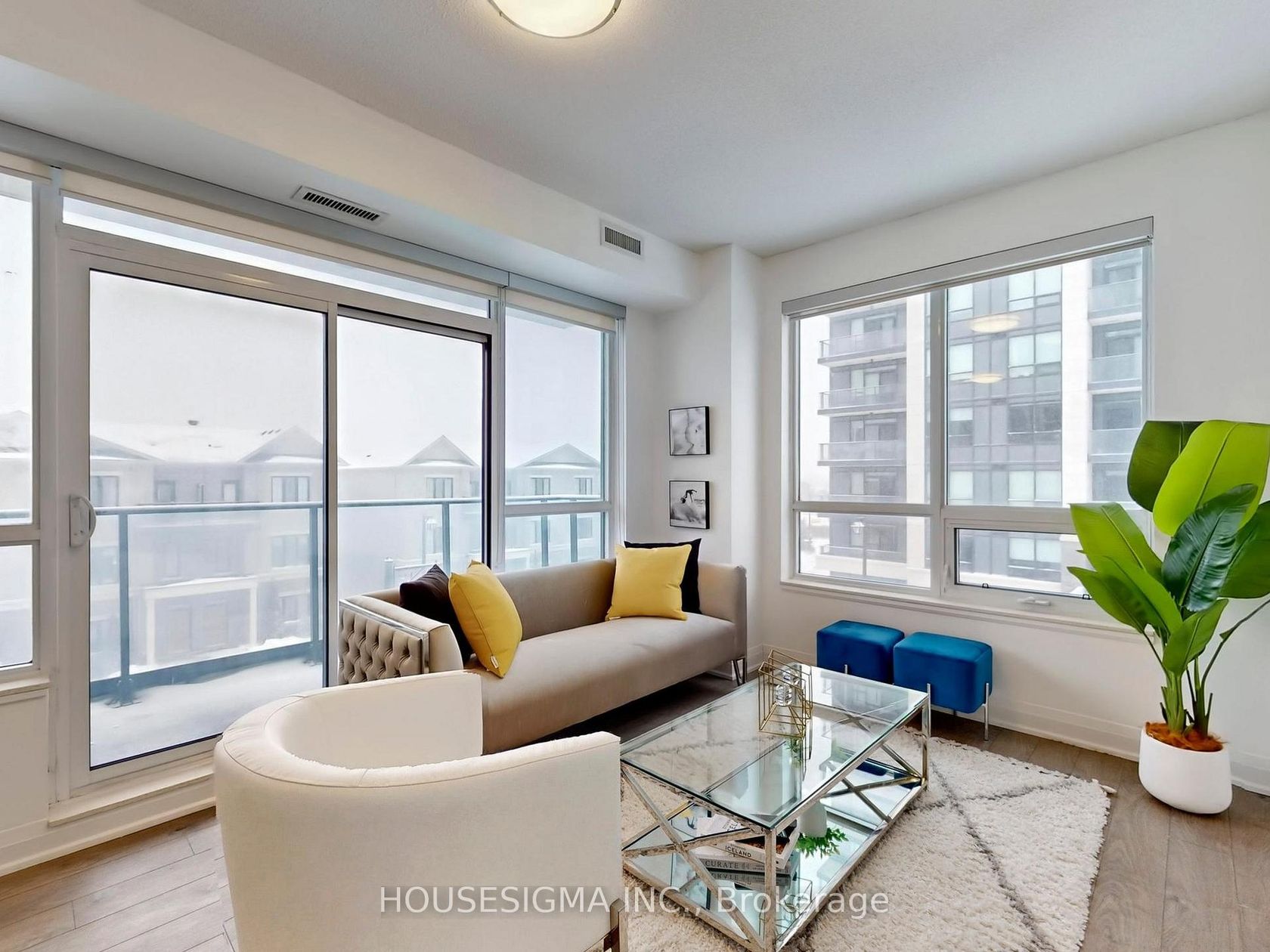 302 - 396 Highway 7 Road E, Doncrest, Richmond Hill photo number 2