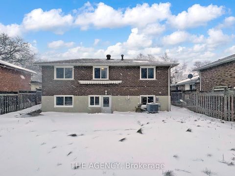 Photo 19 at 54 Manorglen Crescent, Malvern West, Toronto