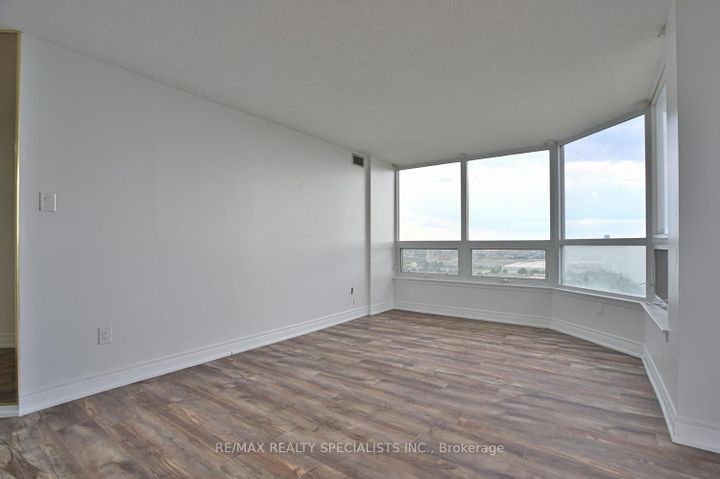 Photo 8 at 1901 - 8 Lisa Street, Queen Street Corridor, Brampton