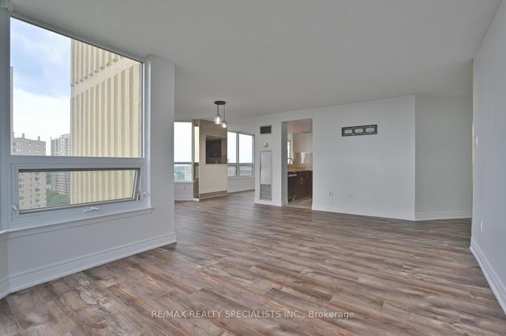 Photo 9 at 1901 - 8 Lisa Street, Queen Street Corridor, Brampton