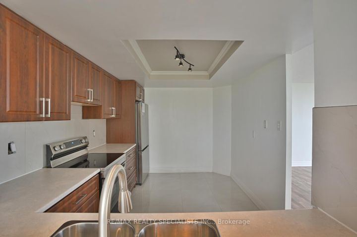 Photo 16 at 1901 - 8 Lisa Street, Queen Street Corridor, Brampton