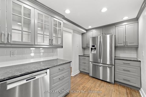 Photo 9 at 702 - 130 Neptune Drive, Lawrence, Toronto