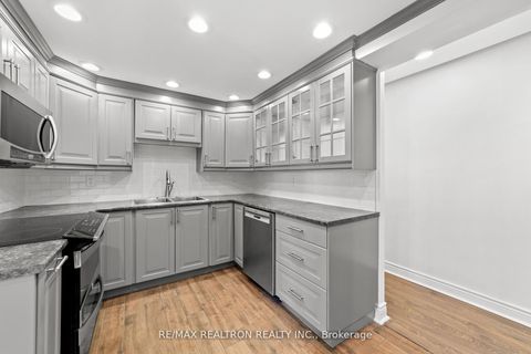 Photo 12 at 702 - 130 Neptune Drive, Lawrence, Toronto