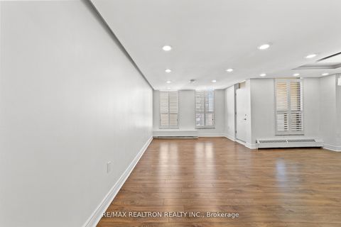 Photo 13 at 702 - 130 Neptune Drive, Lawrence, Toronto