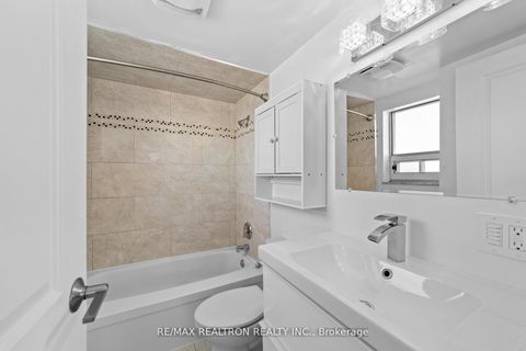 Photo 24 at 702 - 130 Neptune Drive, Lawrence, Toronto