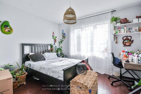 Photo 7 at 52 Elmbrook Drive, 400 West, Barrie