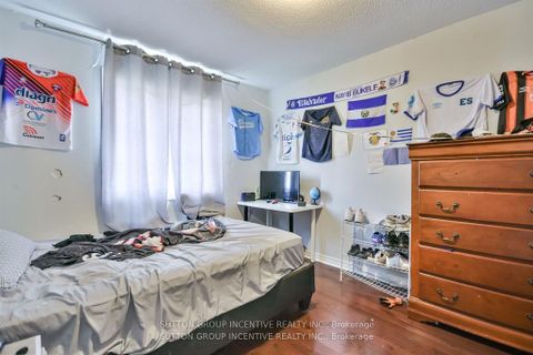 Photo 8 at 52 Elmbrook Drive, 400 West, Barrie