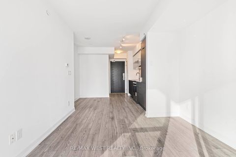 Photo 5 at 1010 - 159 Wellesley Street E, South St. James Town, Toronto