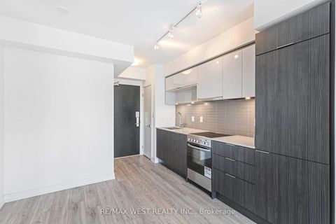 Photo 6 at 1010 - 159 Wellesley Street E, South St. James Town, Toronto