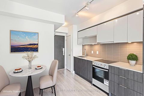 Photo 7 at 1010 - 159 Wellesley Street E, South St. James Town, Toronto