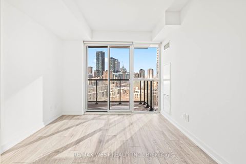 Photo 9 at 1010 - 159 Wellesley Street E, South St. James Town, Toronto