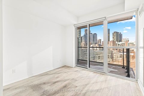 Photo 11 at 1010 - 159 Wellesley Street E, South St. James Town, Toronto