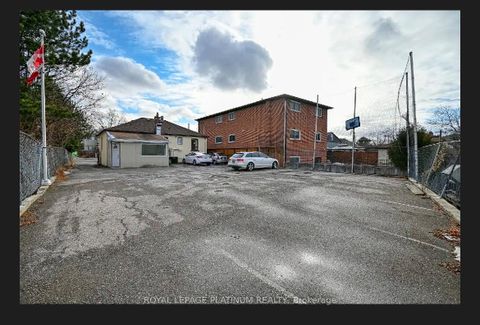 Photo 3 at 2 Elmhurst Drive, Old Rexdale, Toronto