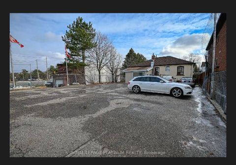 Photo 5 at 2 Elmhurst Drive, Old Rexdale, Toronto