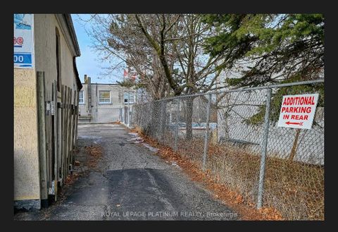 Photo 6 at 2 Elmhurst Drive, Old Rexdale, Toronto