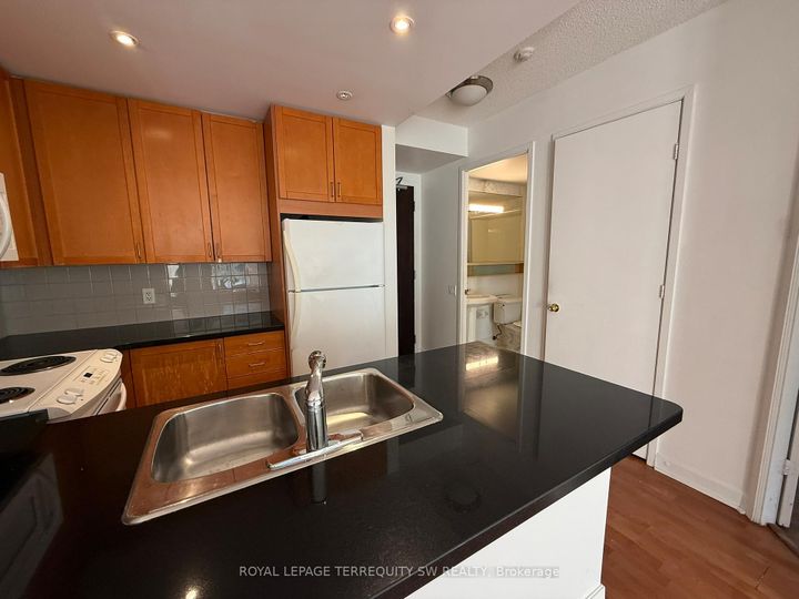 Photo 6 at 1612 - 85 Bloor Street E, Yonge Corridor, Toronto