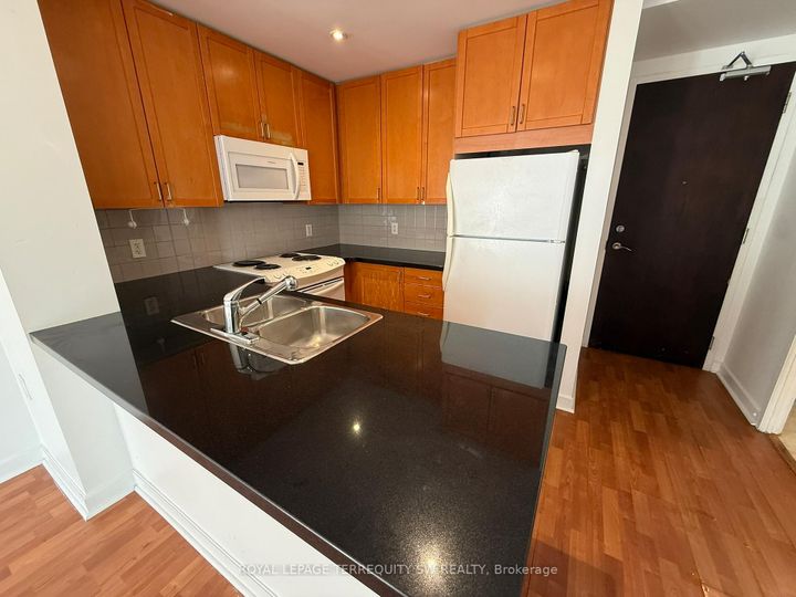 Photo 8 at 1612 - 85 Bloor Street E, Yonge Corridor, Toronto