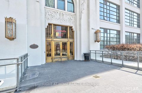 Photo 1 at 217 - 637 Lake Shore Boulevard W, Niagara, Toronto